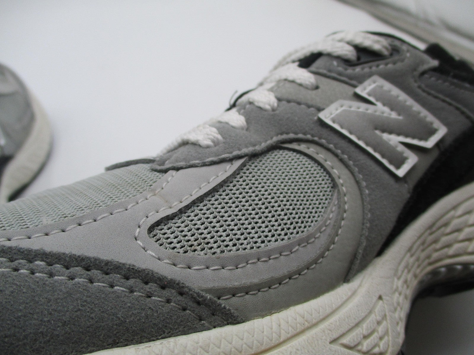 New Balance 2002R Big Kid 'Slate Grey Black' Sz 5.5 Running GC2002SG Sneaker 1R516