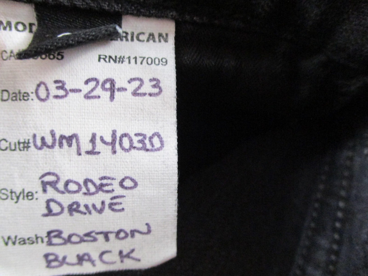 Modern American Rodeo Drive Jeans Womens 26 Black Straight Leg Salem Boston 14768