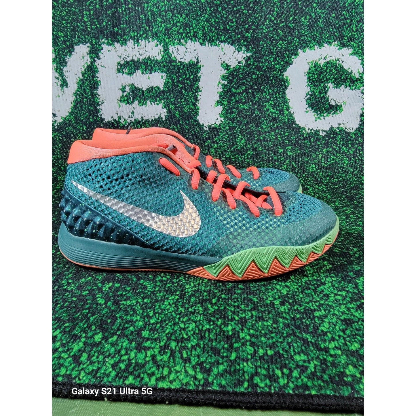 Nike Kyrie Irving 1 Venus FlyTrap Shoes  6Y Youth Boys 3 Green 7172193134
