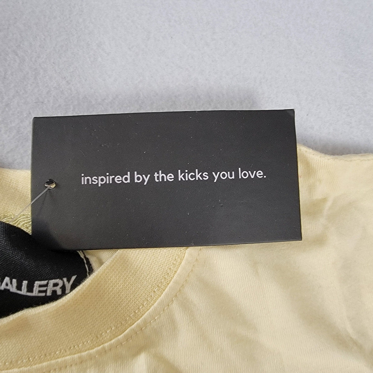SneakGallery GOAT Short Sleeve Crewneck Jogger Sweat Set Mens L Cream NWT7