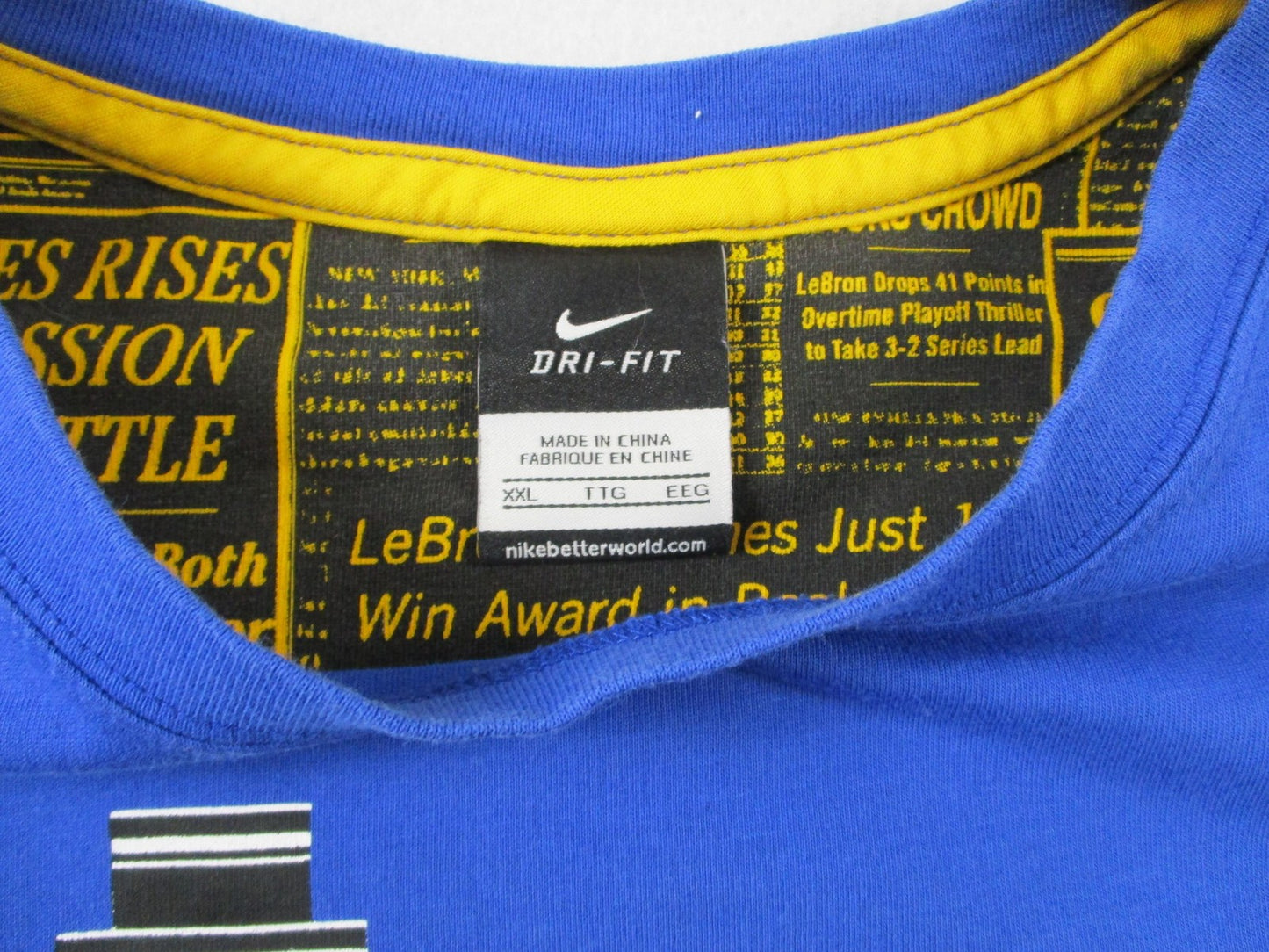 Nike DriFit LeBron James King James Newspaper Graphic Tee Mens 2XL Blue 15632