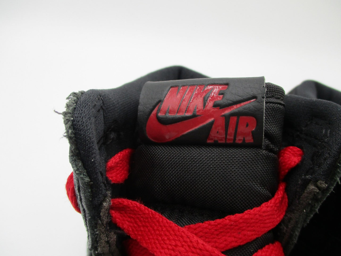 Nike Air Jordan 1 Mid Shoes Youth Size 6.5Y Black Red Basketball 575441060 1K88