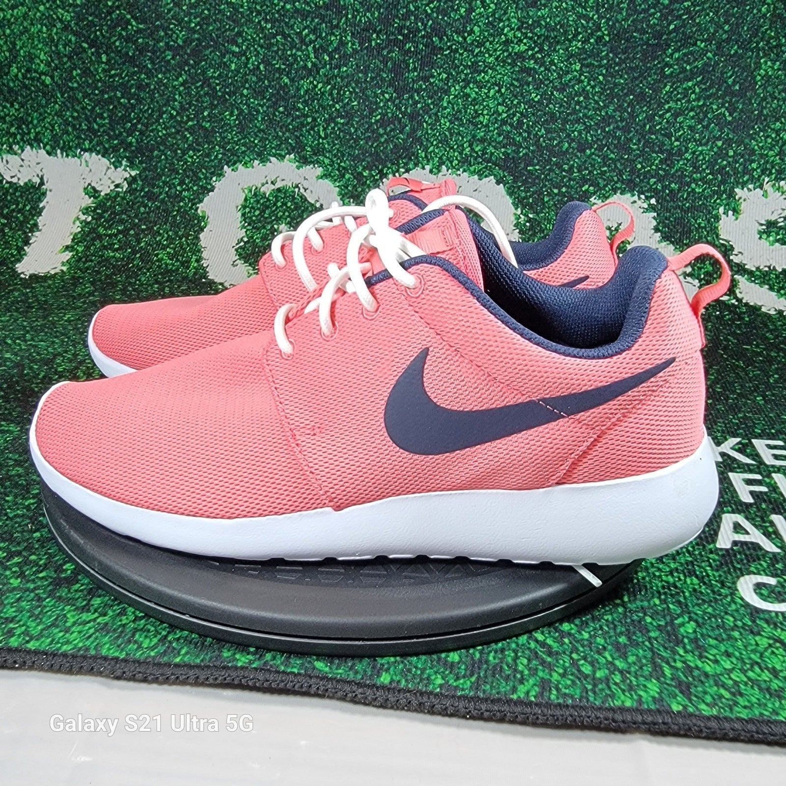 Nike Women's Roshe One Sneakers Running Gym Sea Coral 844994 801 Sz 9.5