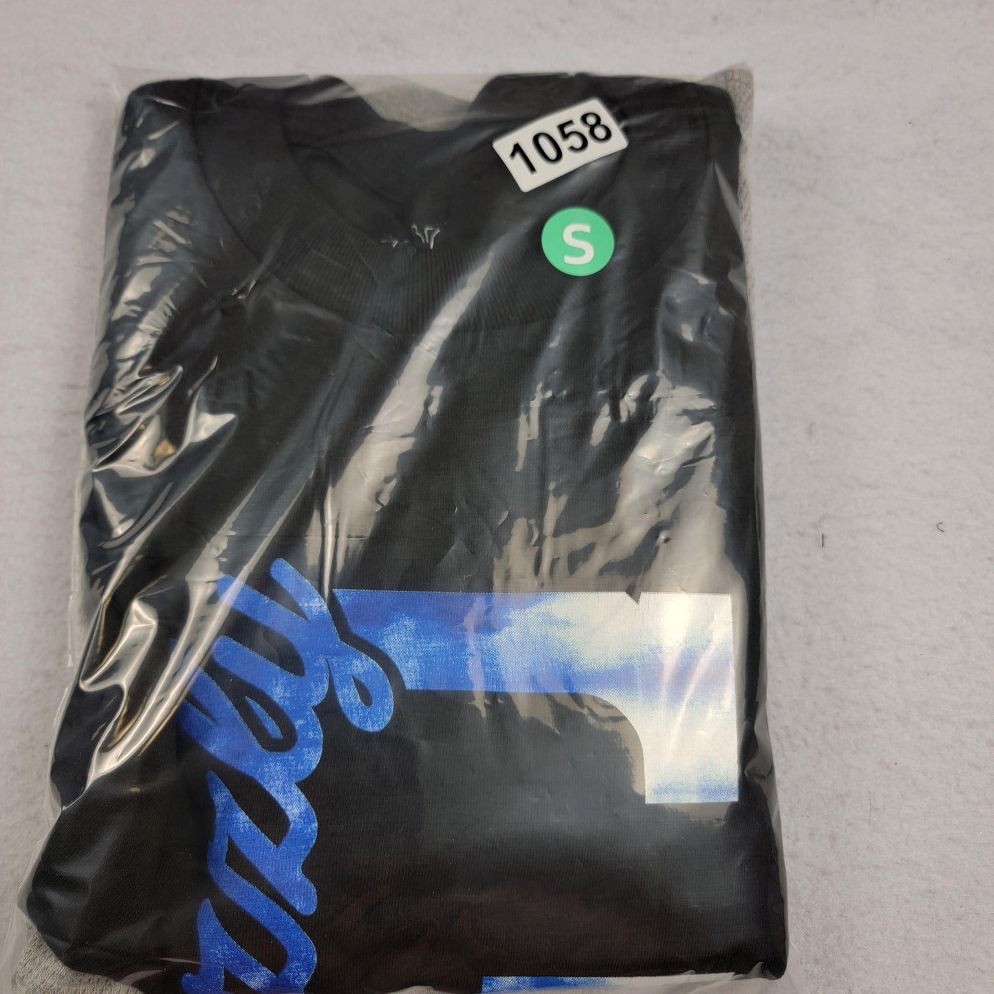 2 Piece Shirt Bundle Grizzly Grip Tape & Volcom Sz S