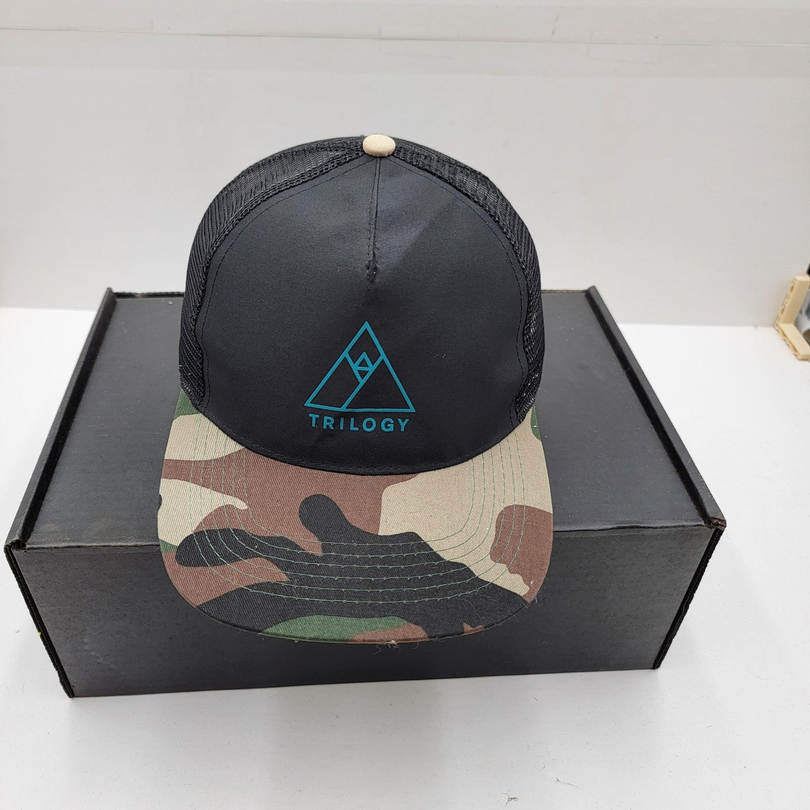Trilogy Hat Cap Snap Back Black Camouflage Mesh Trucker One Size Mens Outdoors2