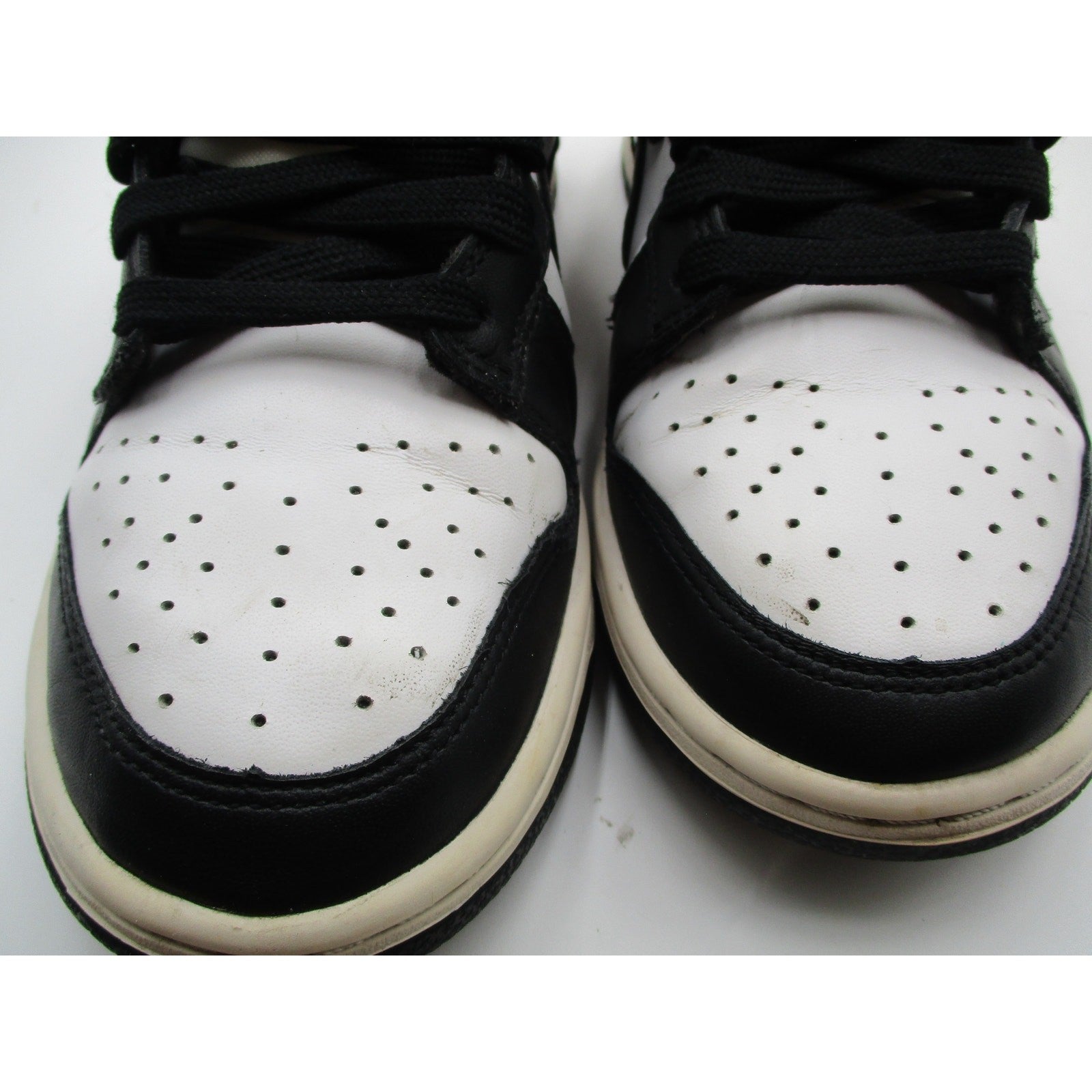 Nike Dunk Low Panda DD1503-101 Black White Women's Sz 9 Used 1J211