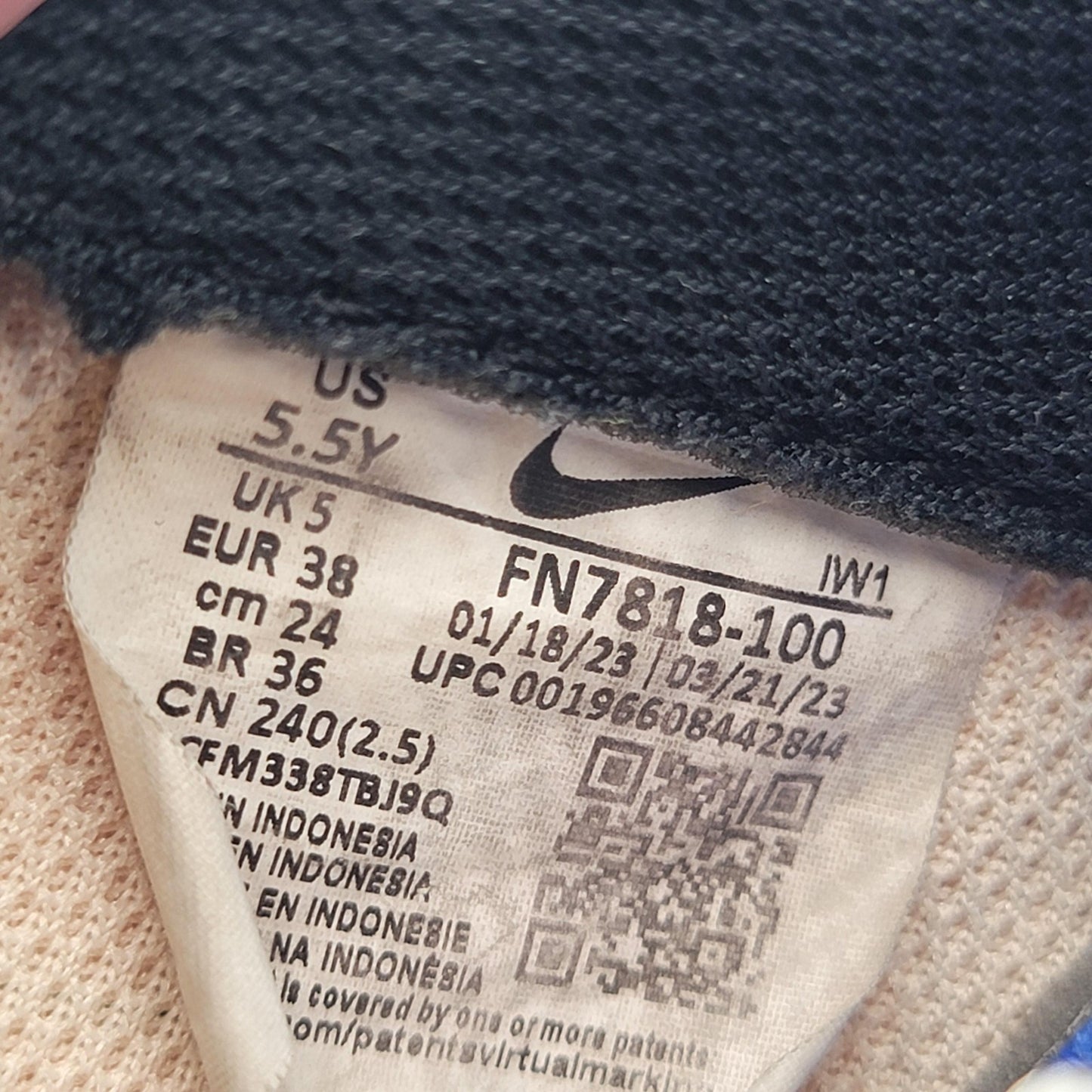Nike Air Force 1 Youth Size 5.5Y Detachable Patches FN7818-100 Sneakers