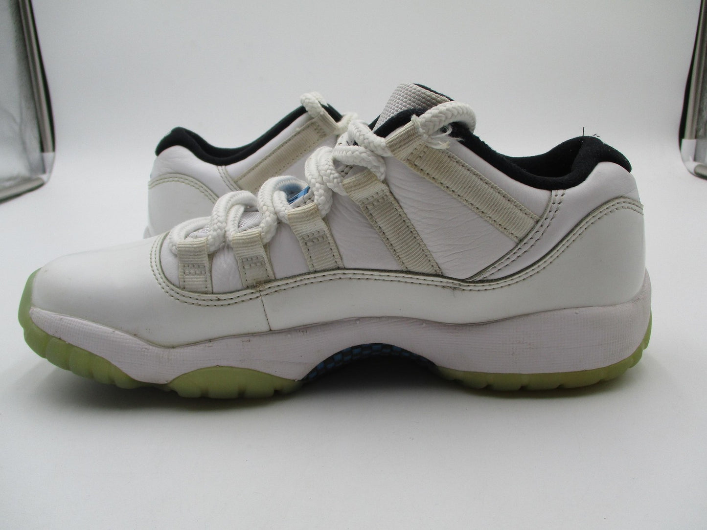 Air Jordan 11 Retro Low Shoes Youth Size 5.5Y White Legend Blue 528896-1177
