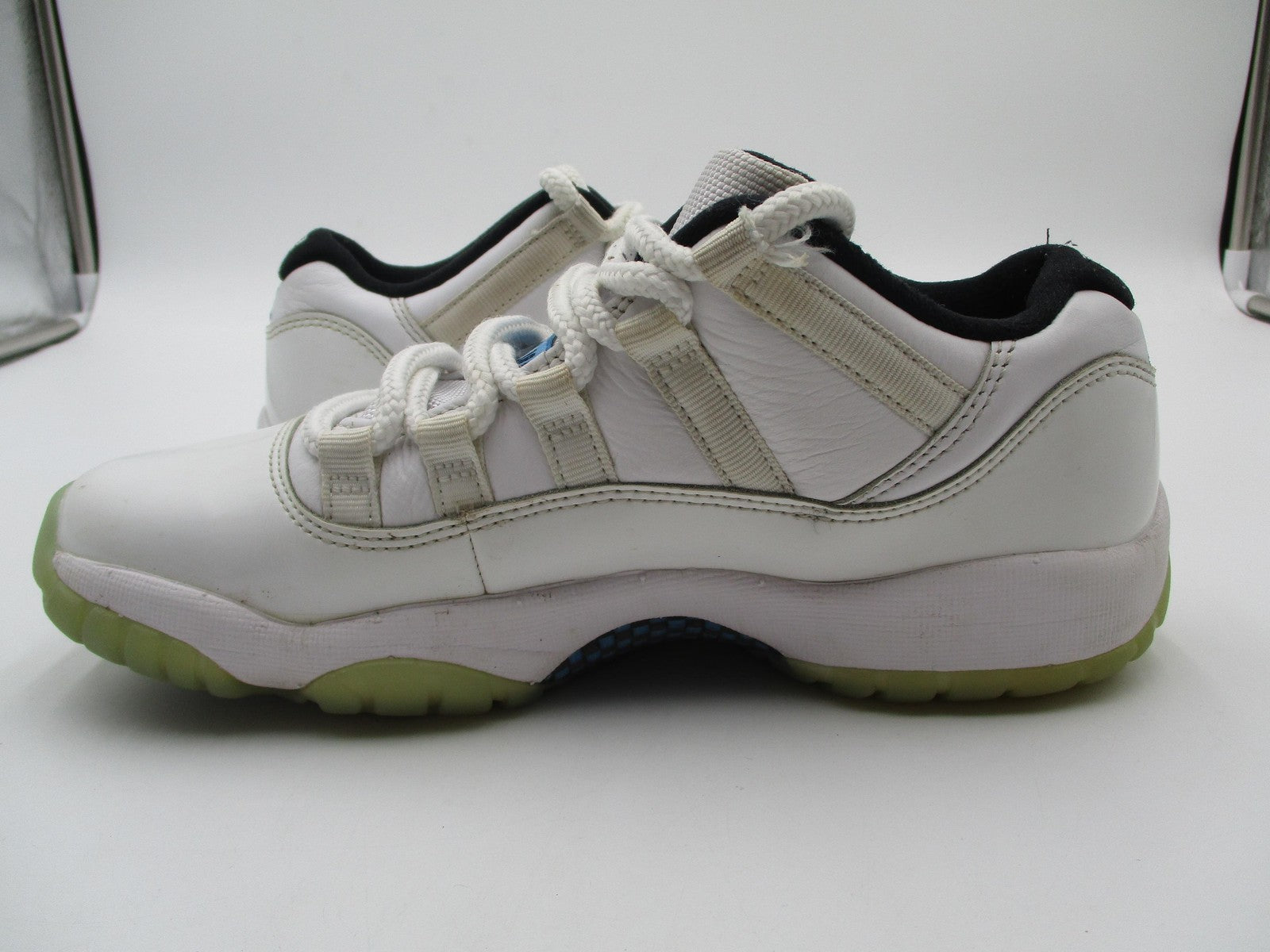 Air Jordan 11 Retro Low Shoes Youth Size 5.5Y White Legend Blue 528896-1177