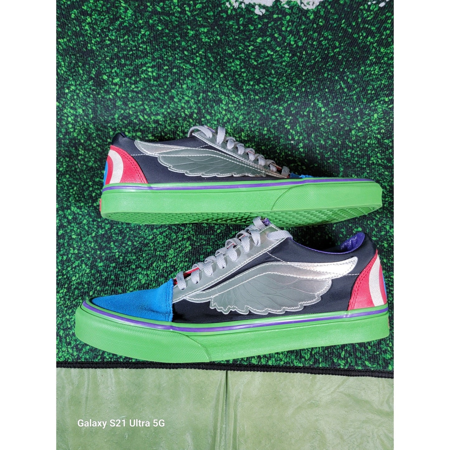 Vans Marvel x Old Skool 'Avengers' Size 11 VN0A38G1U3V1