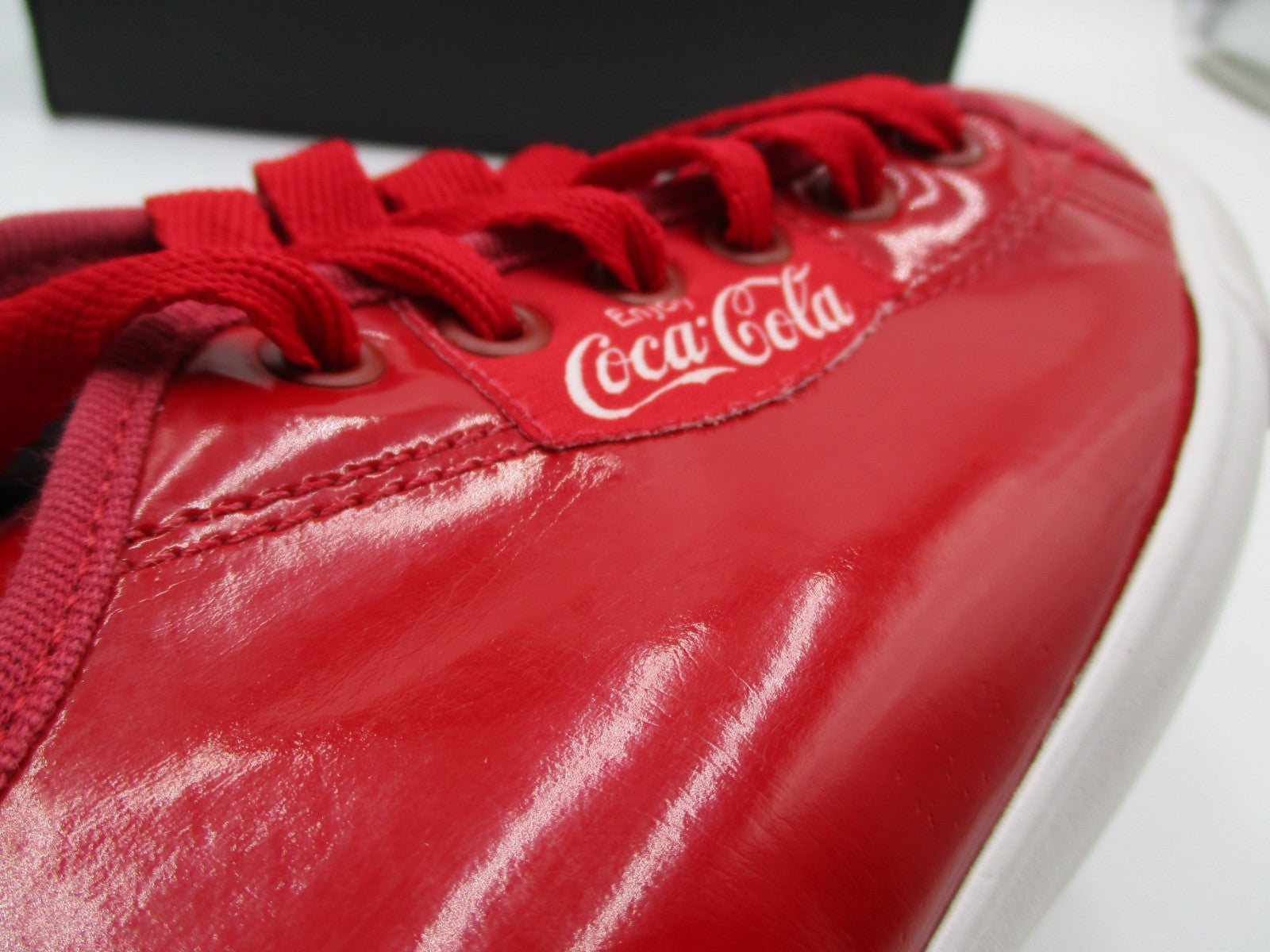 RARE CocaCola Brazil Womens US 5 Red Low Top Sneakers Patent Glossy (1G6)8