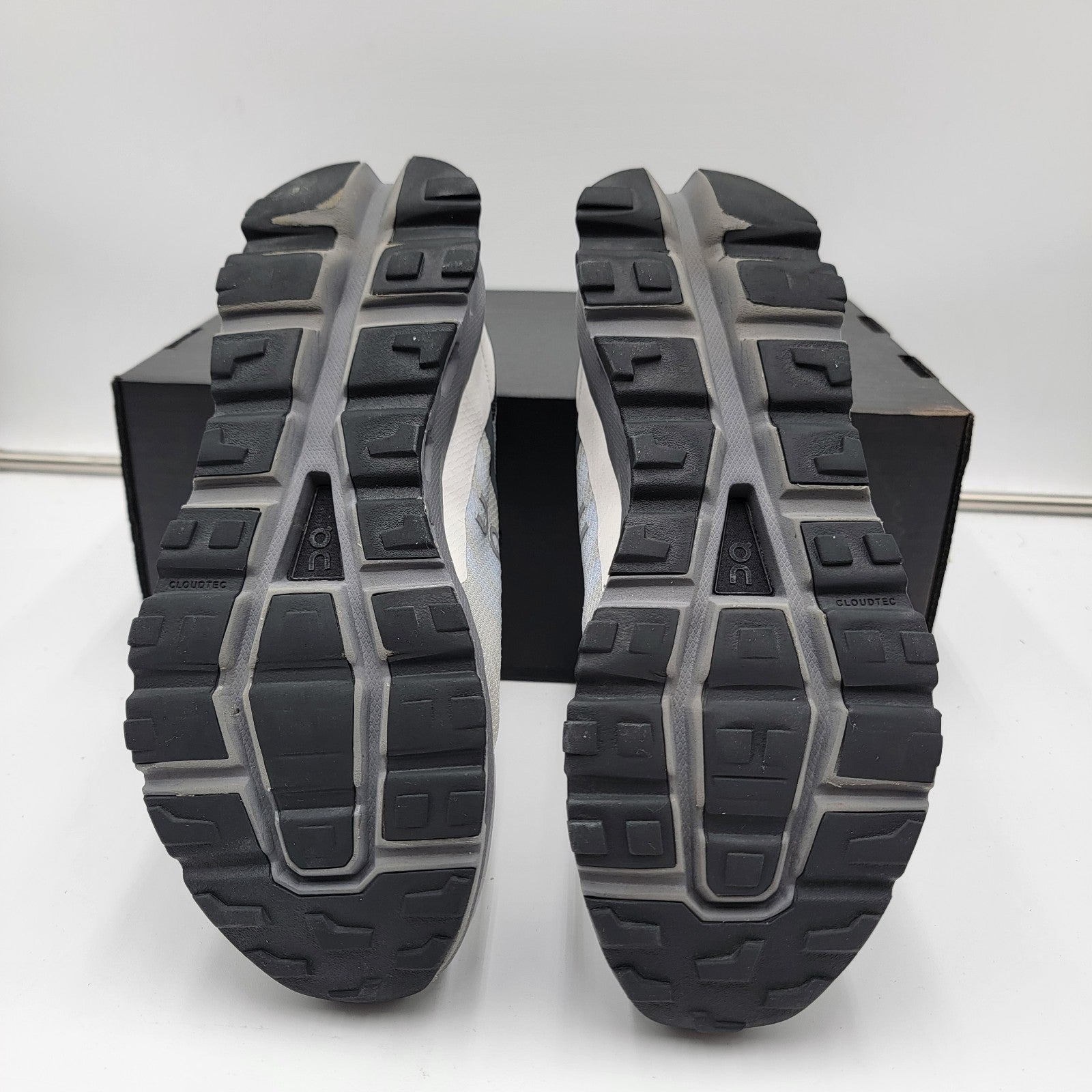 On Cloudvista Alloy/Black (Women’s US 9 = EU 40.5) Running Shoes