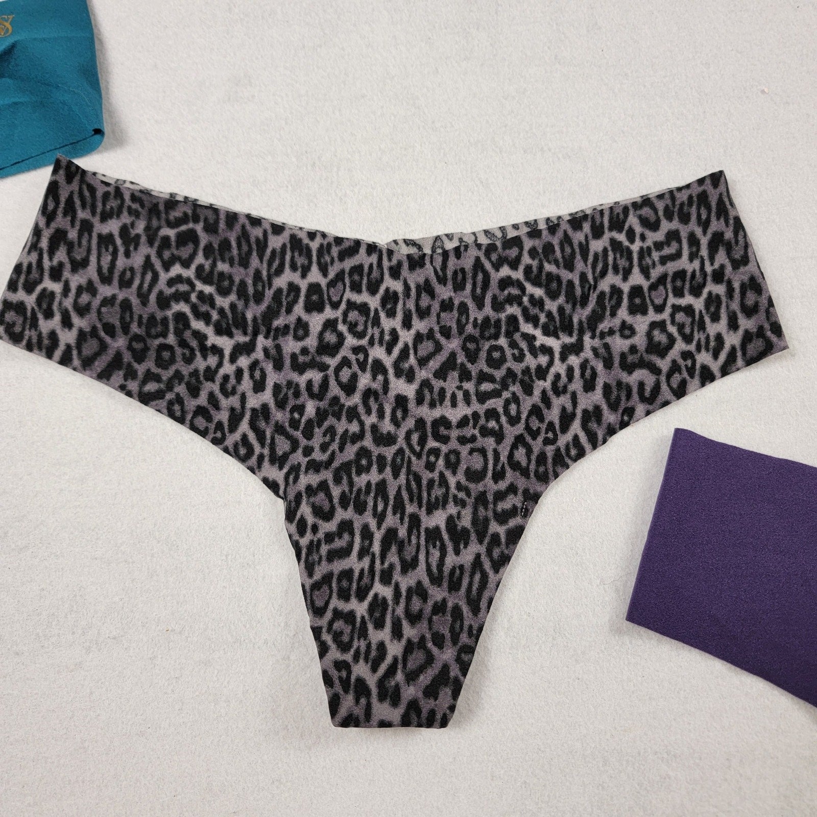 Victoria's Secret Thong/String Panties 3pk Sz M3