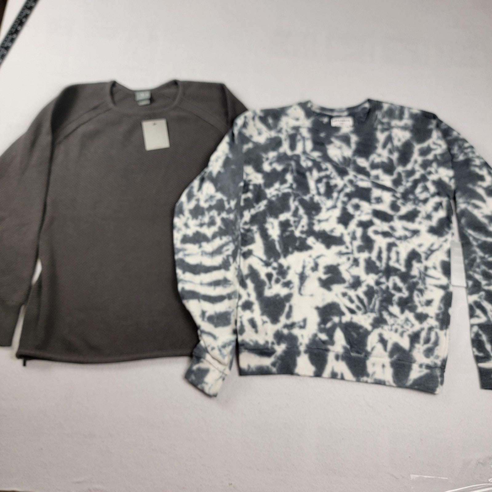 2 Pack Page & Tuttle/Surf & Swim Co Pullovers Gray & Tie Dye Sz S