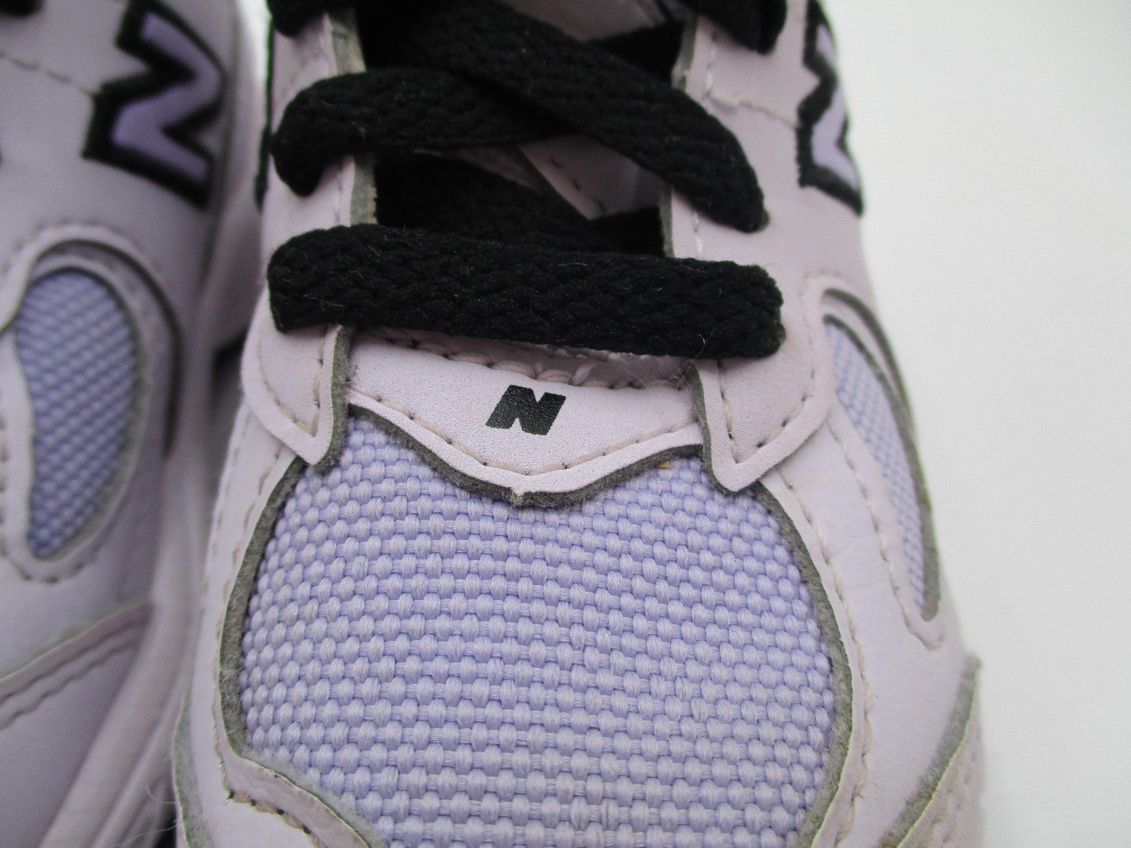 New Balance IC2002PL Shoes Kids Size 5 Purple 2002R Running Athletic Sneaker 1R79