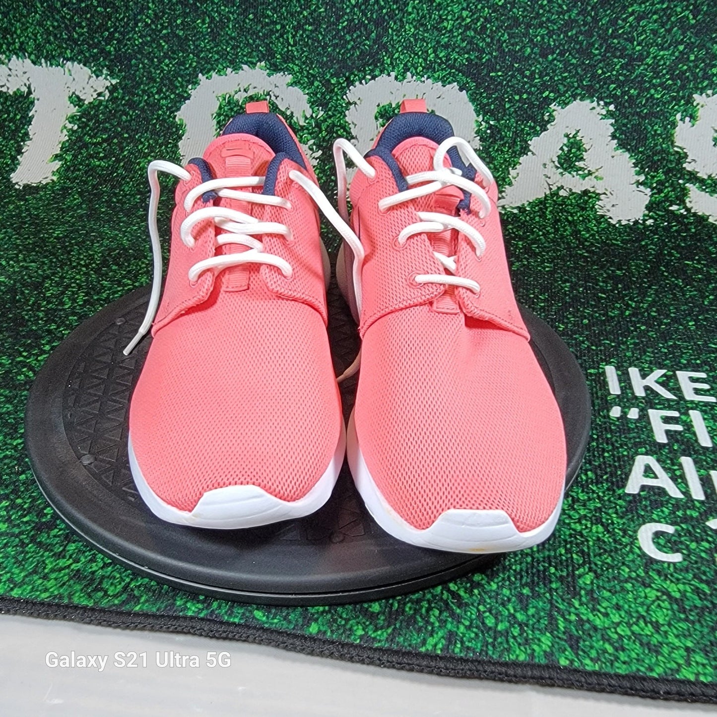 Nike Women's Roshe One Sneakers Running Gym Sea Coral 844994 801 Sz 9.5