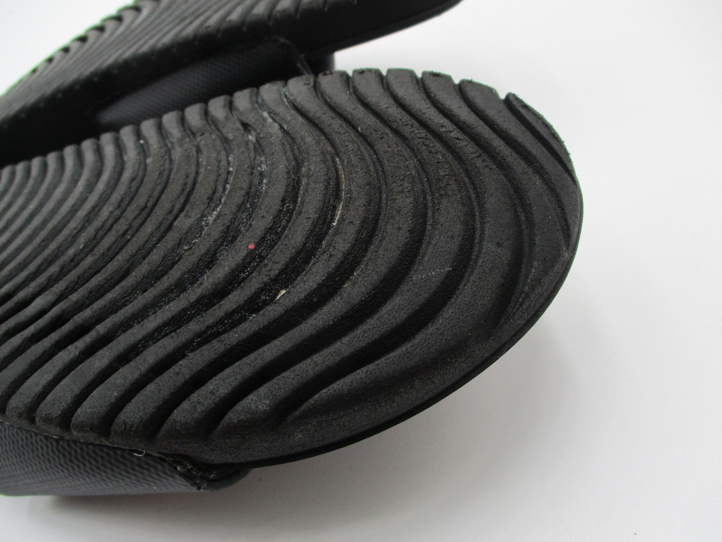 Nike Kawa Slide Shoes Youth Size 4Y Black Comfort Slide Sandals 819352-0019