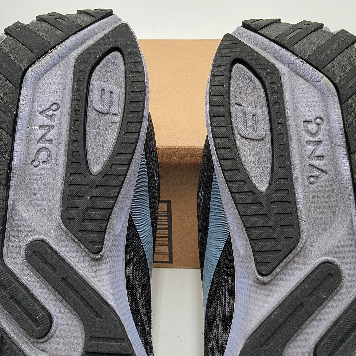 Brooks Wmns Launch 9 'Black Ebony Purple' Sz 10 120373 1B 060