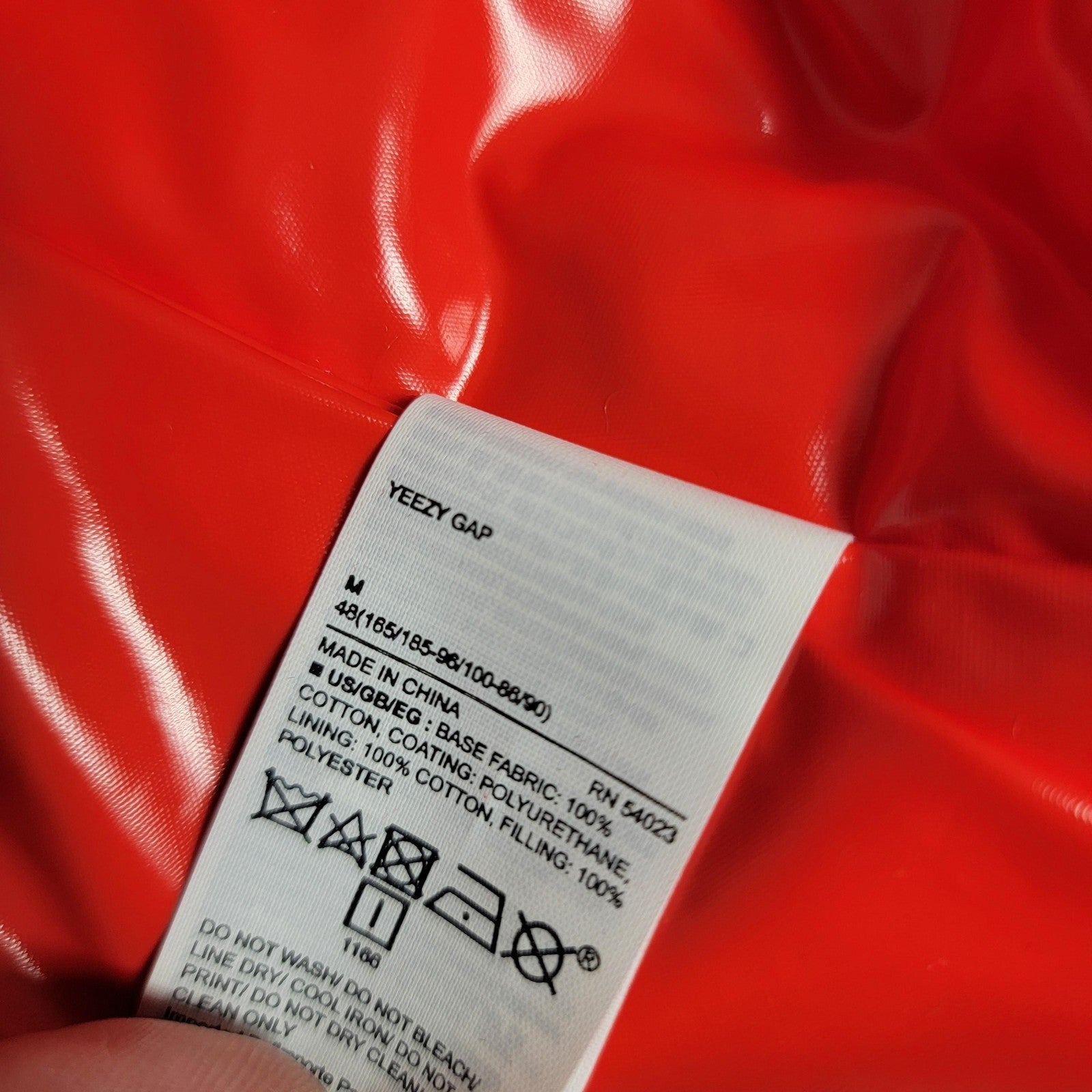 Yeezy Gap Round Jacket Mens Medium Puffer Coat YZY Red Insulated NWT4