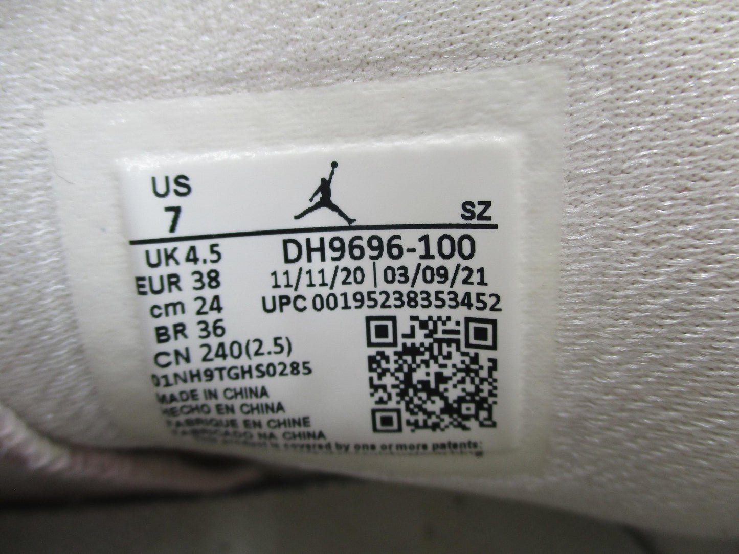 Air Jordan 6 Retro Gold Hoops Shoes Womens Size 7 White Pink Sneakers DH9696-10019