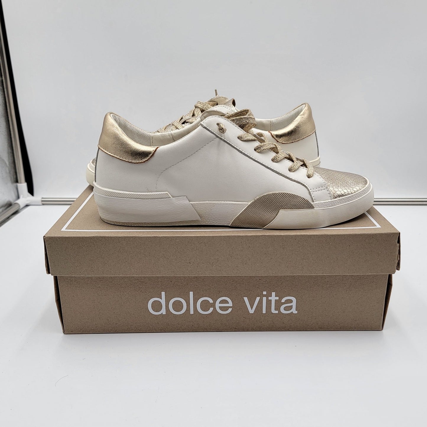 Dolce Vita Zina Women's Oxford SneakersWhite/Gold Sz 100