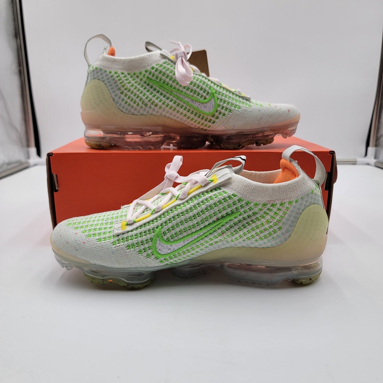 Nike Air VaporMax 2021 'Feel Love' Women's Size 6 FD0871-1001