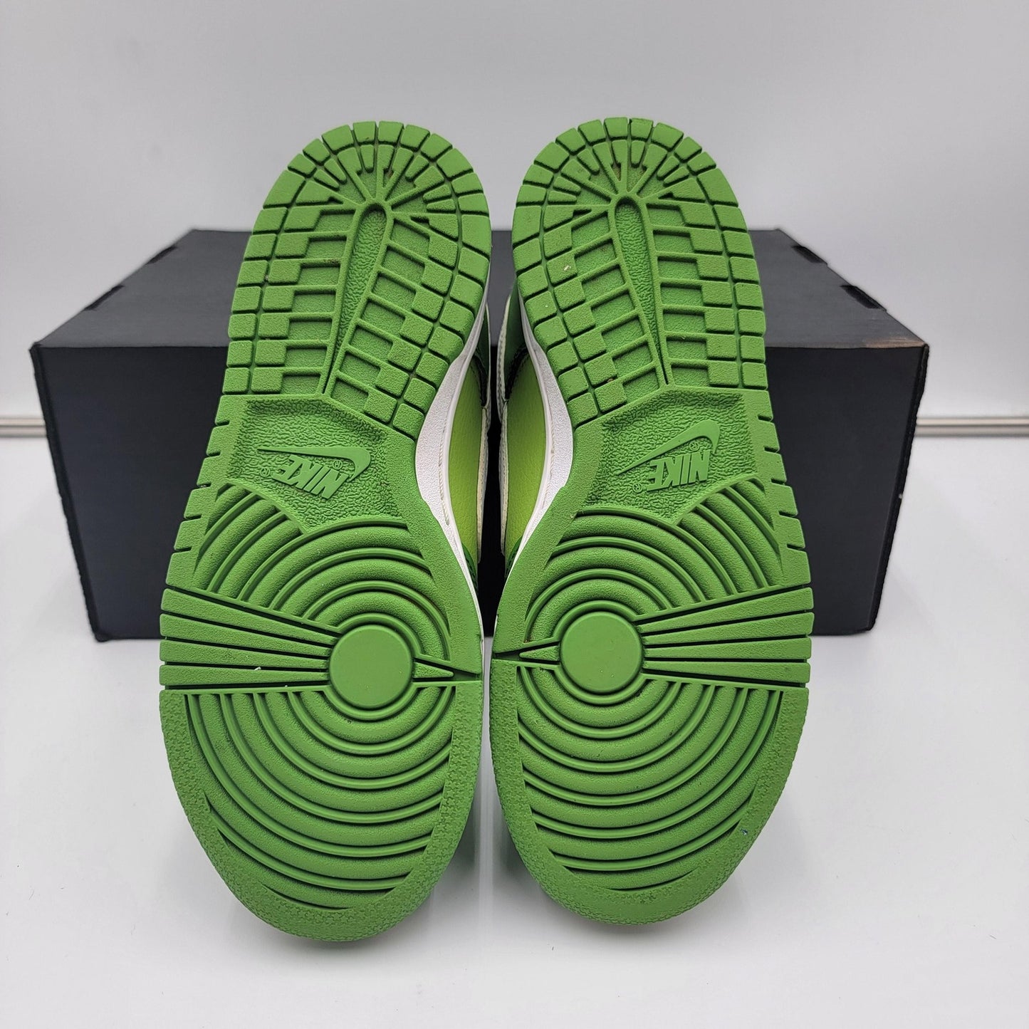 Nike Dunk Low Retro Mens Size 3.5Y Green White DH9765301 Low Top Sneakers