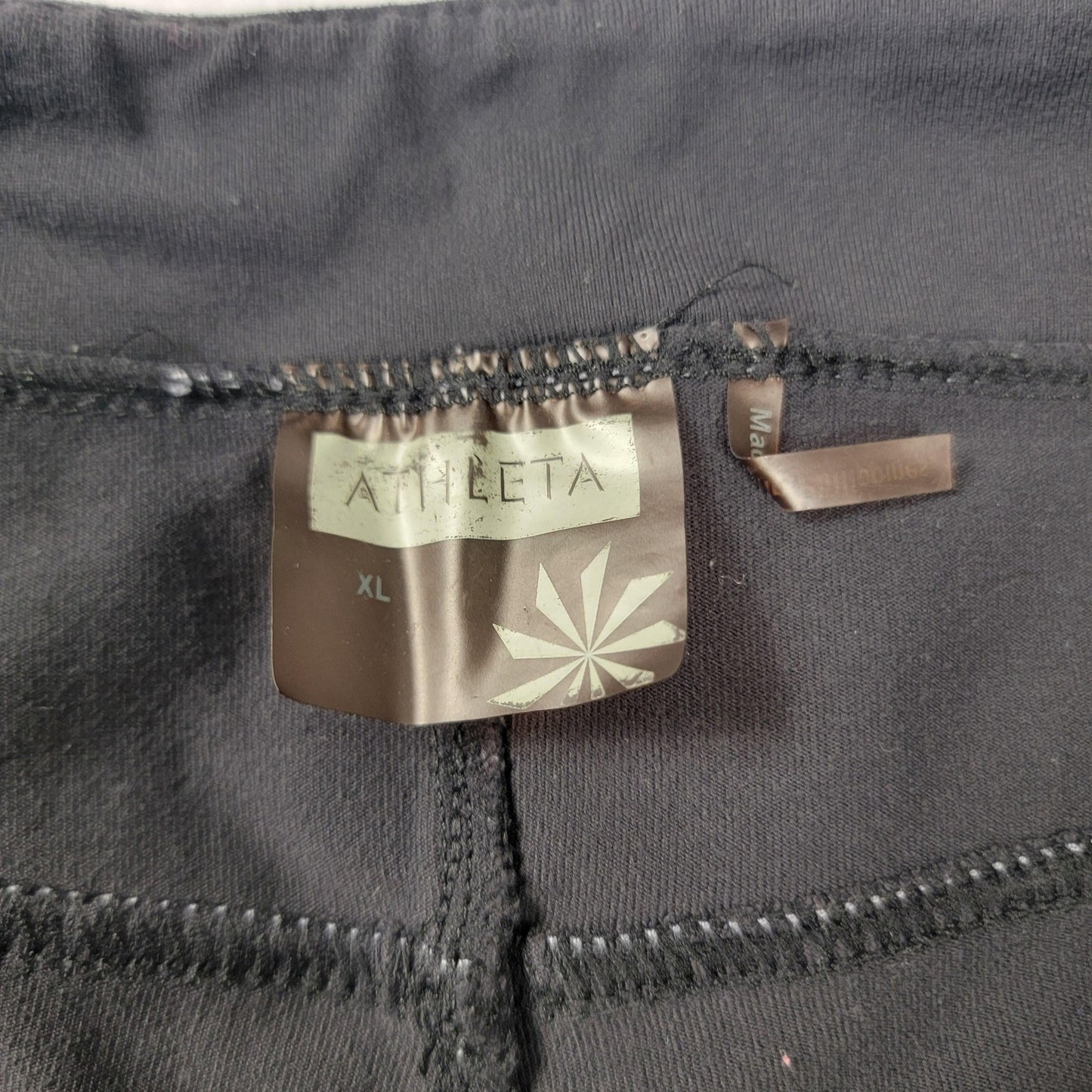 Athleta Bermuda Shorts Womens XL Black Stretch PullOn 5Pocket Activewear