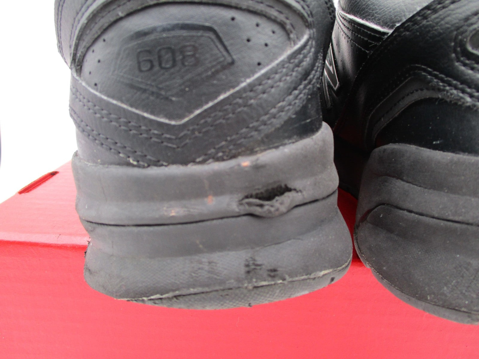 New Balance 608 Shoes Mens Size 11.5 Black Slip Resistant Work 4E MX608AB5 (1G9)17