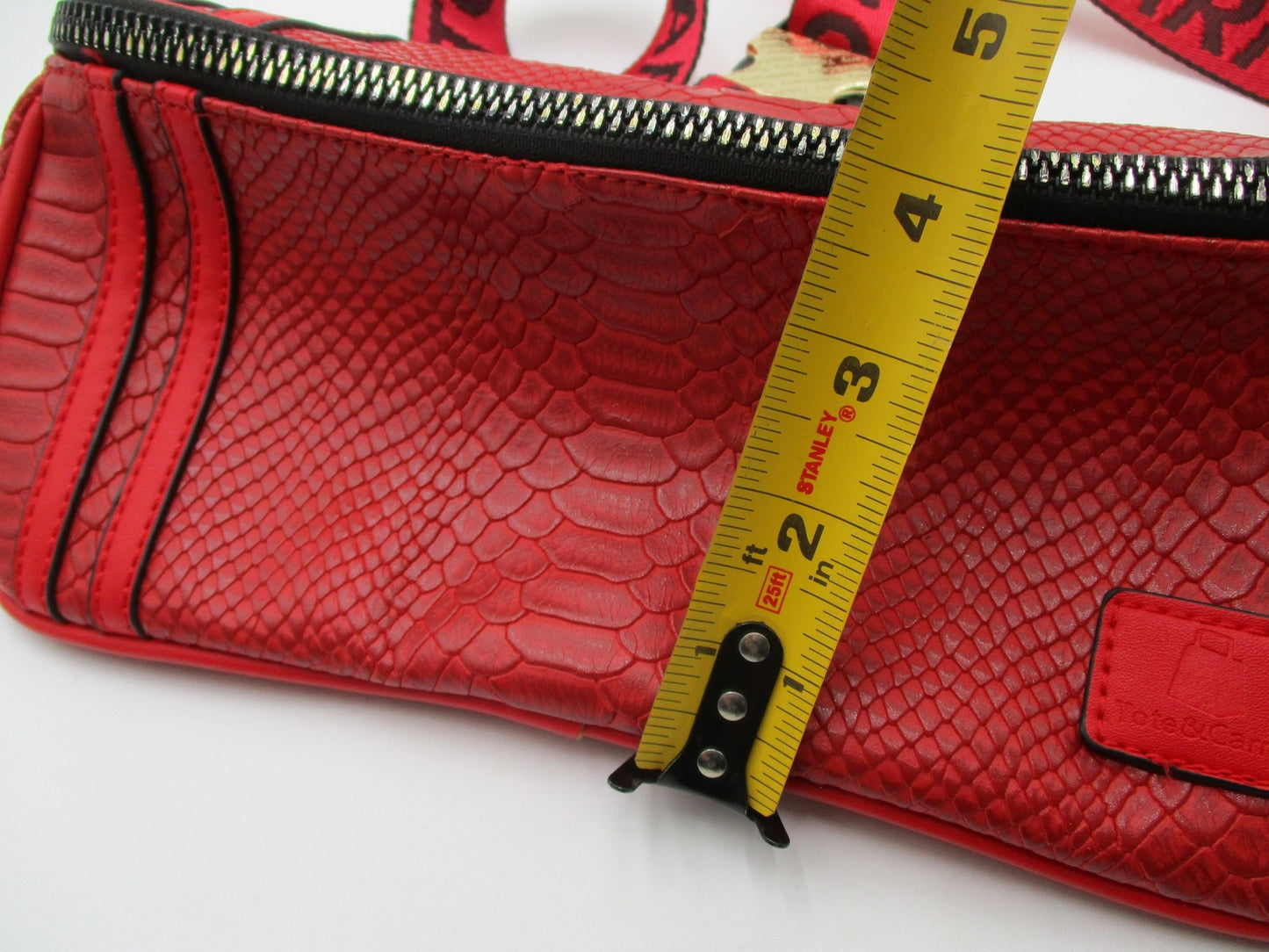 Tote&Carry Belt Bag Womens Small Red Snakeskin Faux Leather Fanny Pack Zipper14