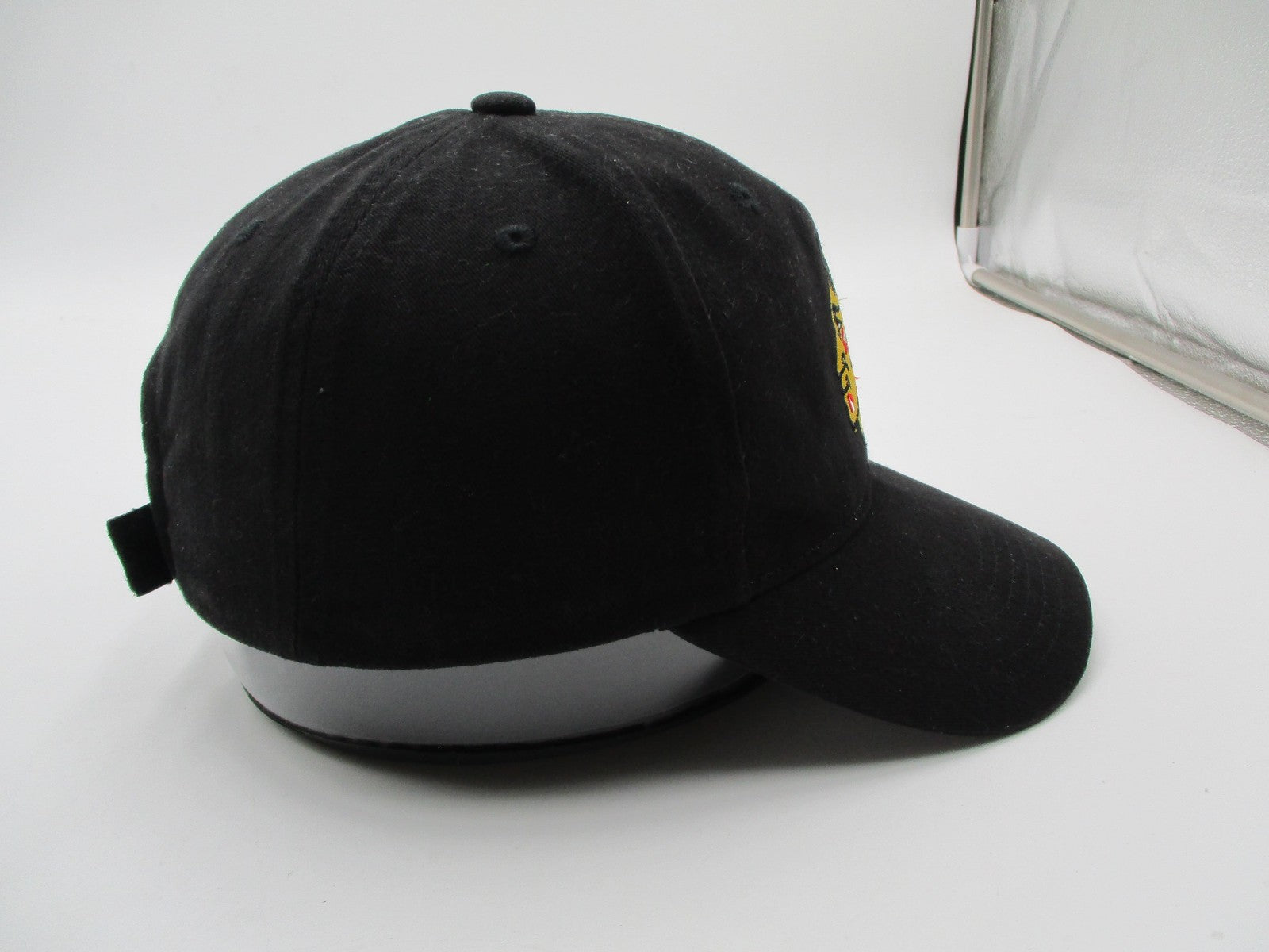 Chicago Blackhawks Hat Cap Strap Back One Size Black NHL Hockey Fan Favorite5