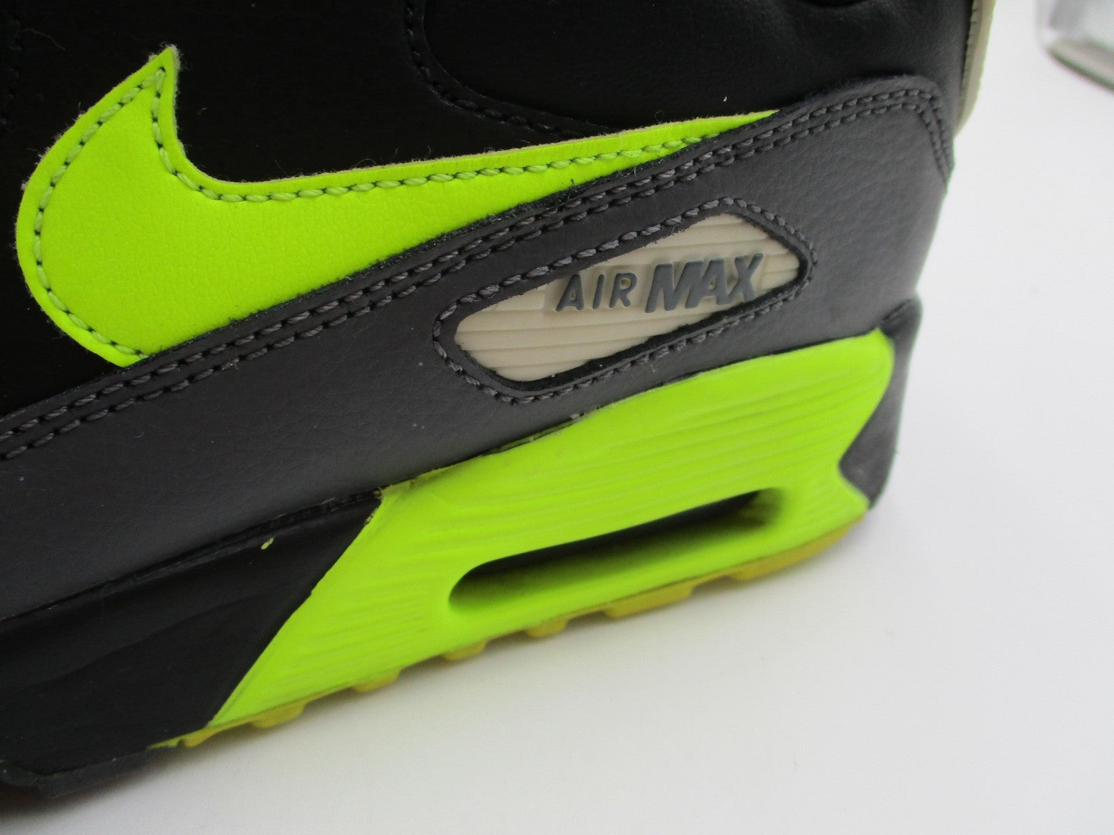 Nike Air Max 90 Shoes Youth Size 5.5Y Black Volt Running Sneakers 833412-023 1T811
