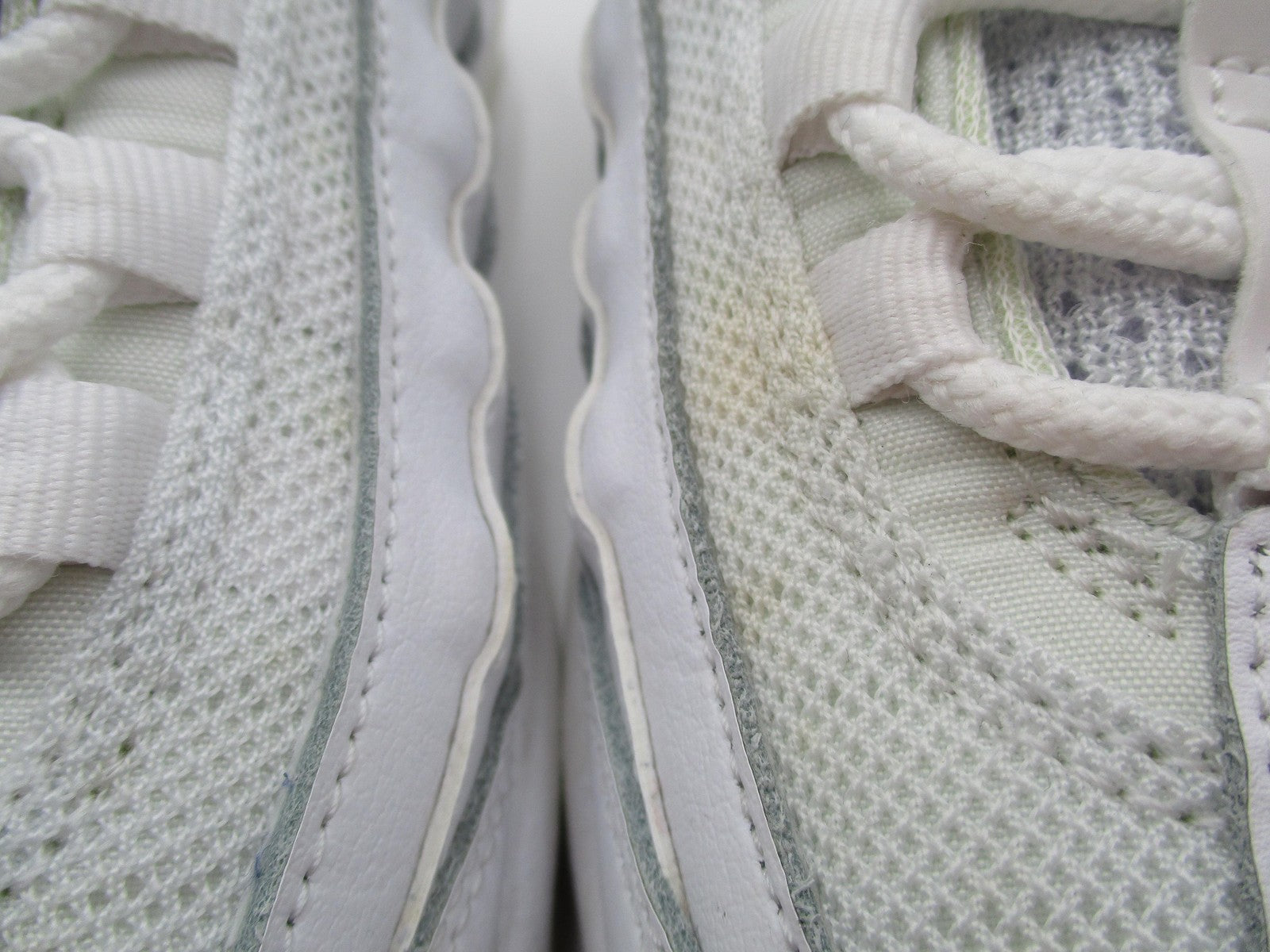 Nike Air Max 95 Shoes Youth Size 6.5Y Triple White Leather Sneakers CJ3906-1003