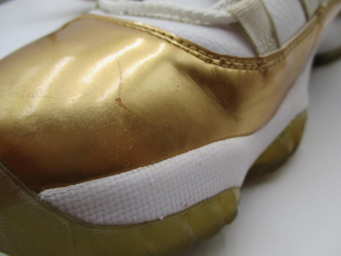 Air Jordan 11 Low Shoes Mens Sz 8 Metallic Gold Closing Ceremony 528895-103 1D316