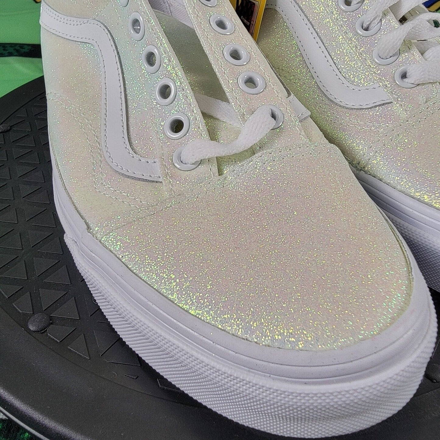Vans Adult Old Skool Sneakers Size M7 W8.5 Color Pink/True White UV Activated3