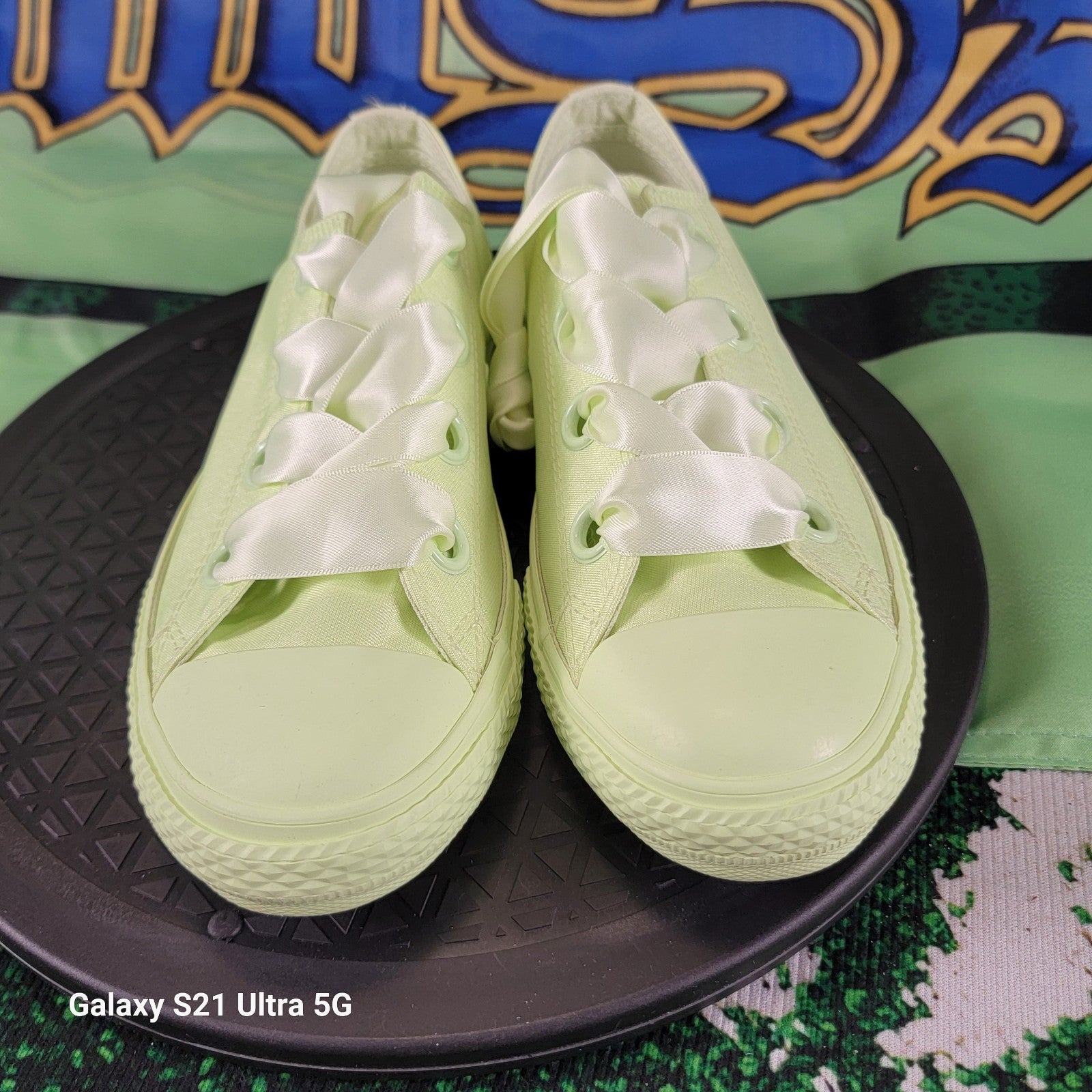 Converse CTAS Big Eyelets OX Tinker Bell Barely Volt Junior Size 4Y 661876C3