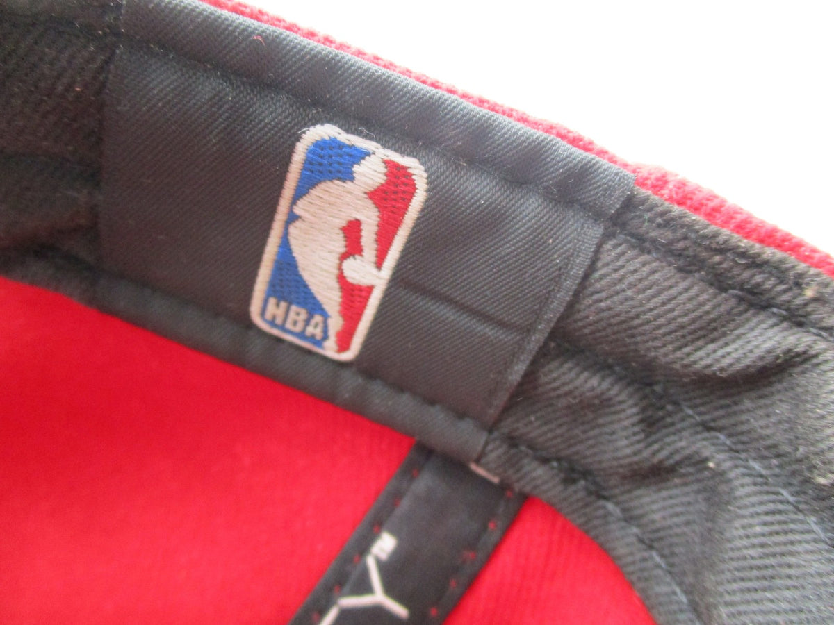 Chicago Bulls Hat Cap Strap Back One Size Red NBA Basketball Mens New Era16