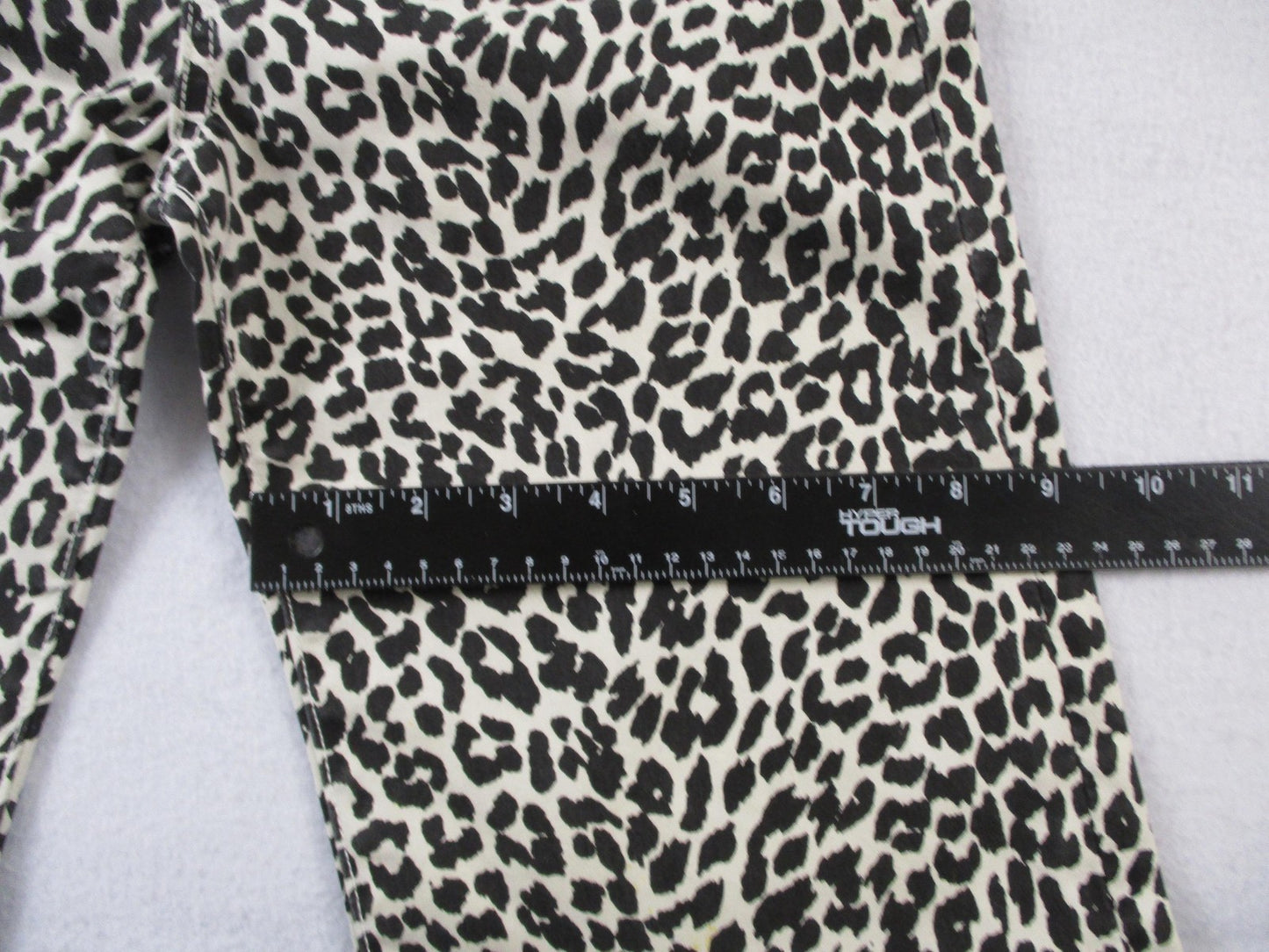 Fidelity Cali Jeans Womens 26 White Pearl Leopard Sateen Mid Rise Straight 143811
