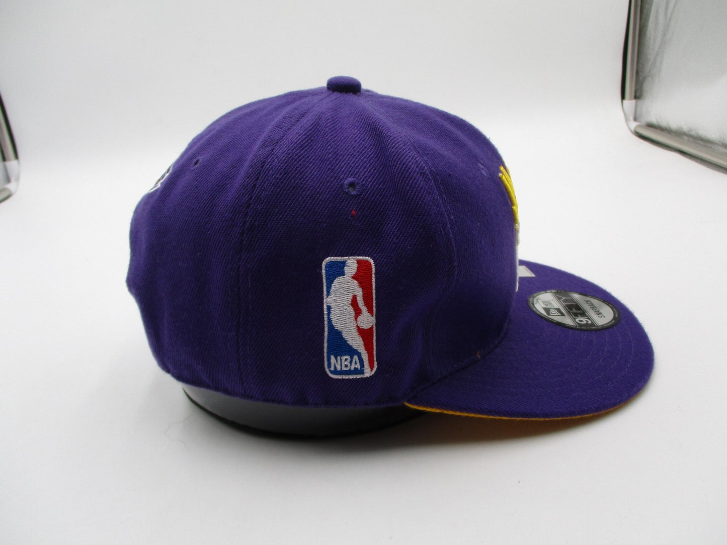 Los Angeles Lakers Hat Cap Snap Back One Size Purple NBA New Era James 237