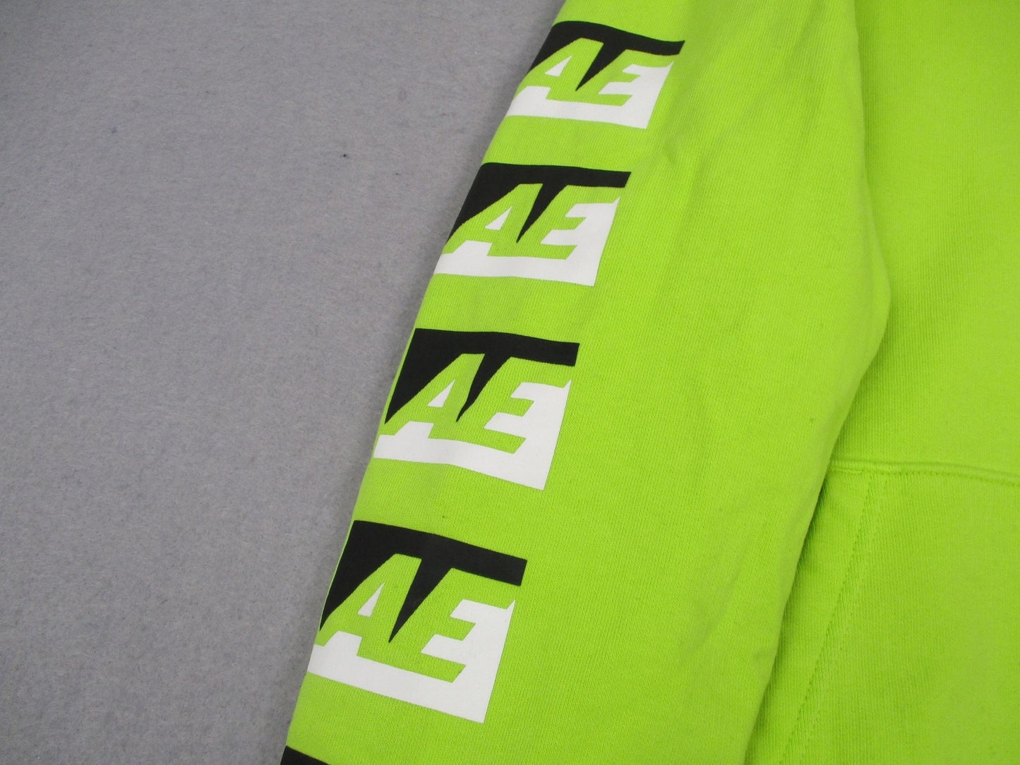 American Eagle Hoodie Mens Large Neon Green Sleeve Graphic Pullover Fleece 12145