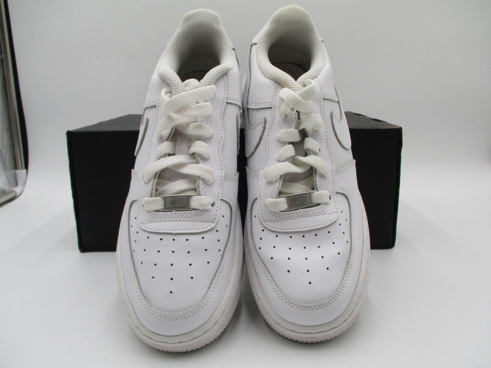 Nike Air Force 1 Shoes Youth Size 6.5Y White Low Leather AF1 DH2920111 (1E8)4