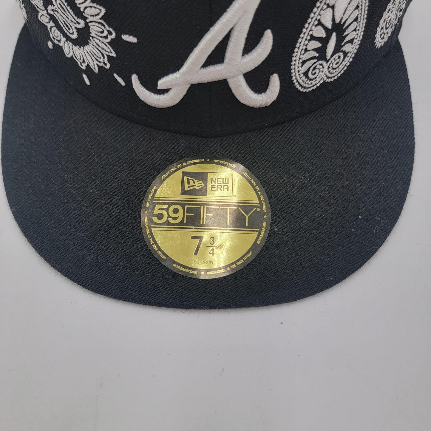 Atlanta Braves Hat Cap Fitted Mens 7 3/4 MLB Baseball Paisley Elements New Era1