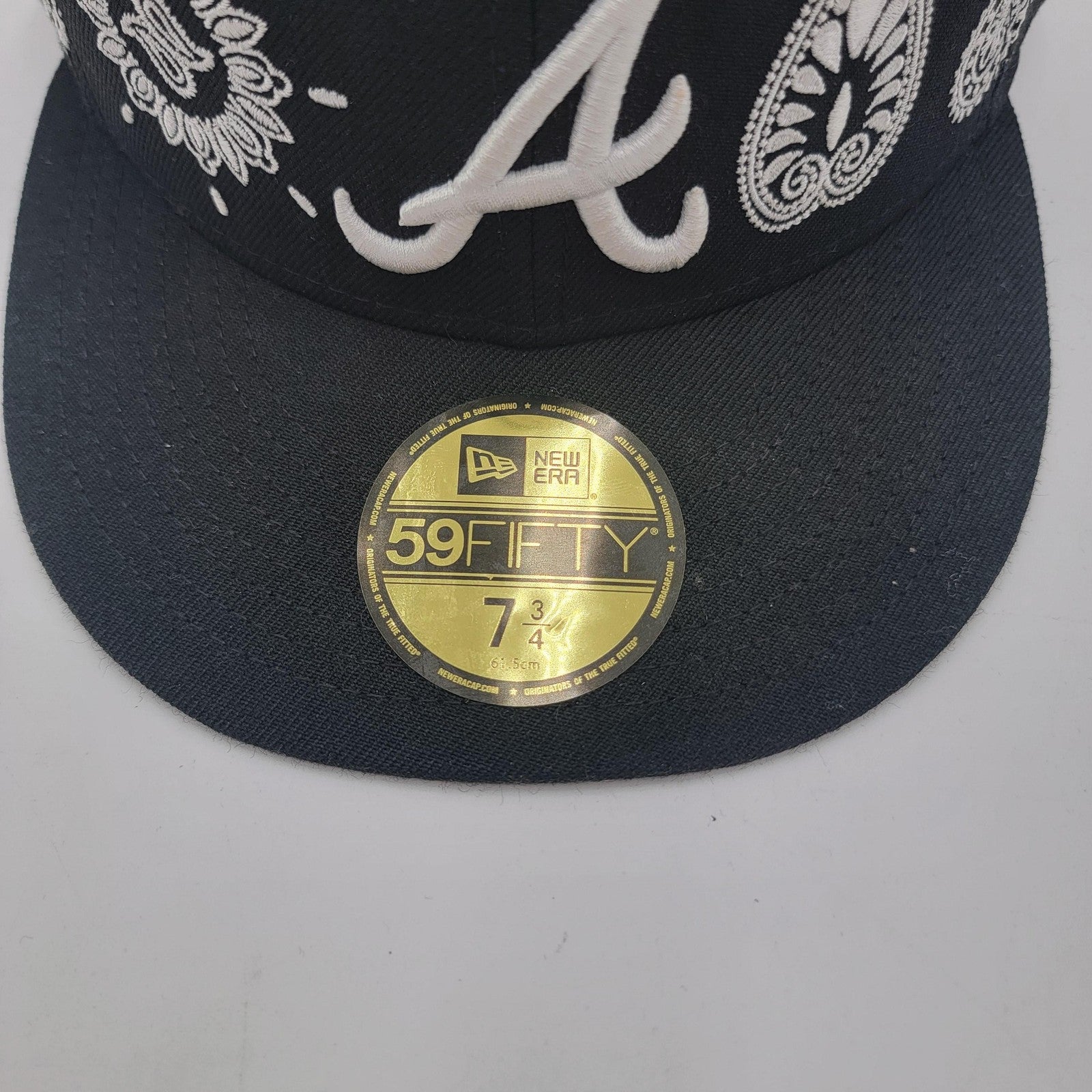 Atlanta Braves Hat Cap Fitted Mens 7 3/4 MLB Baseball Paisley Elements New Era1