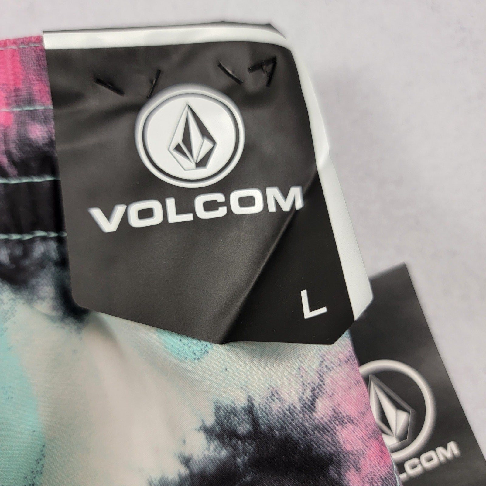Volcom Tie Dye Elastic Waist Board Shorts Men’s Large Multicolor Swim Trunks NWT3