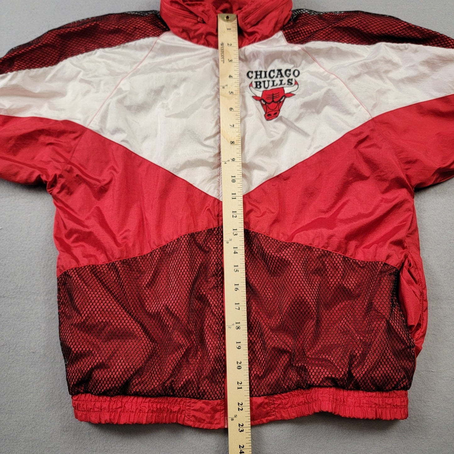 Vintage NBA Chicago Bulls Jump Ball Club Might Mac Sports Youth