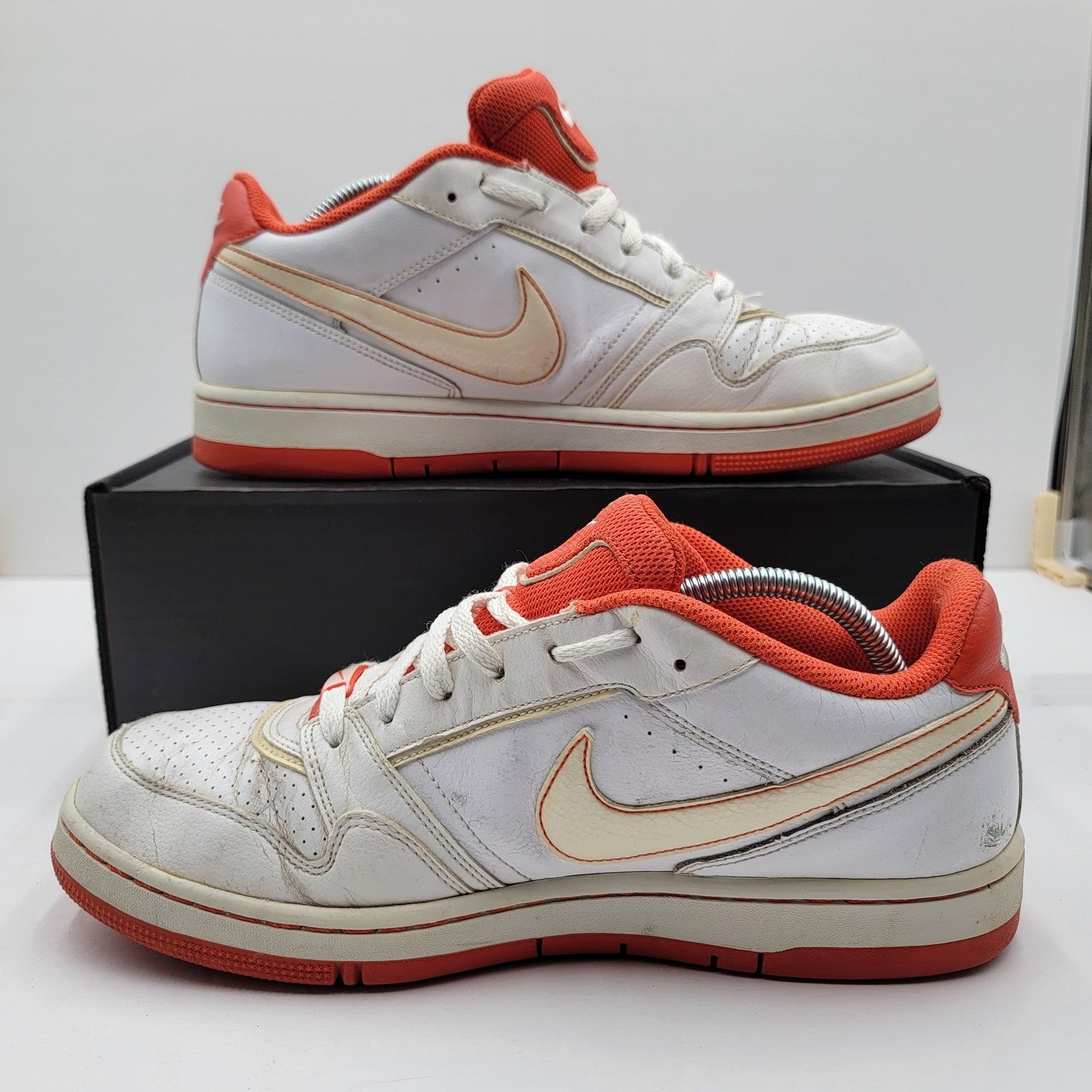 Nike Aire Prestige III Mens Sneakers White/Orange Sz 11 (256) 3861141181