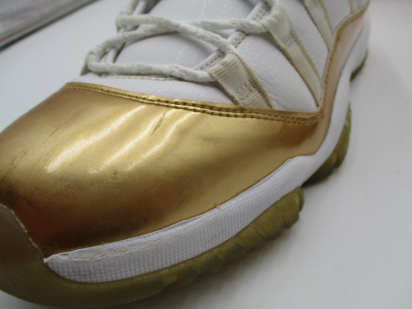 Air Jordan 11 Low Shoes Mens Sz 8 Metallic Gold Closing Ceremony 528895-103 1D318