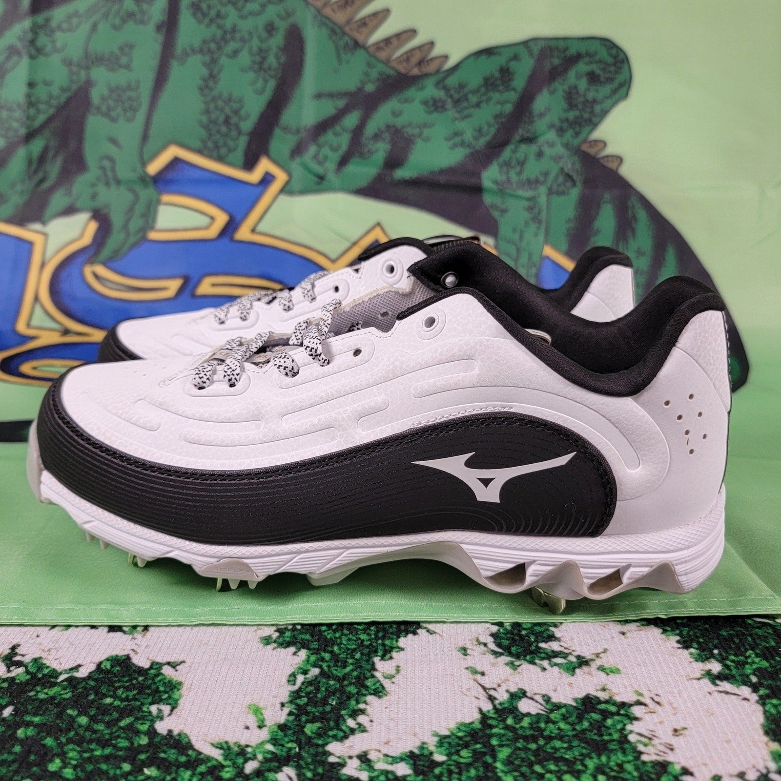 Mizuno Softball Cleats 9Spike Swift 8 White Womens Sz 8.51
