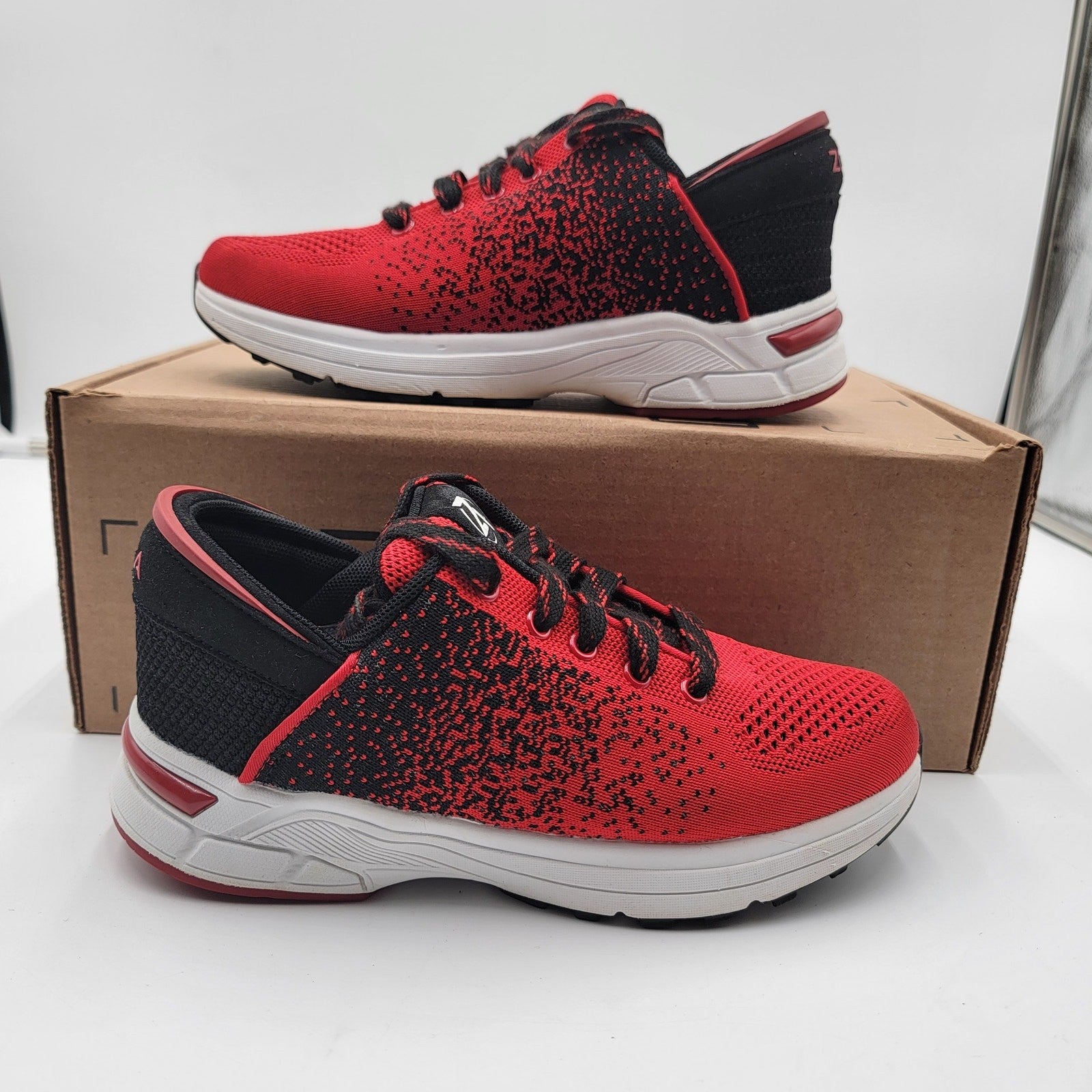 Zeba Hands Free Tech Walking Shoes Cherry Red Wmns Sz 7