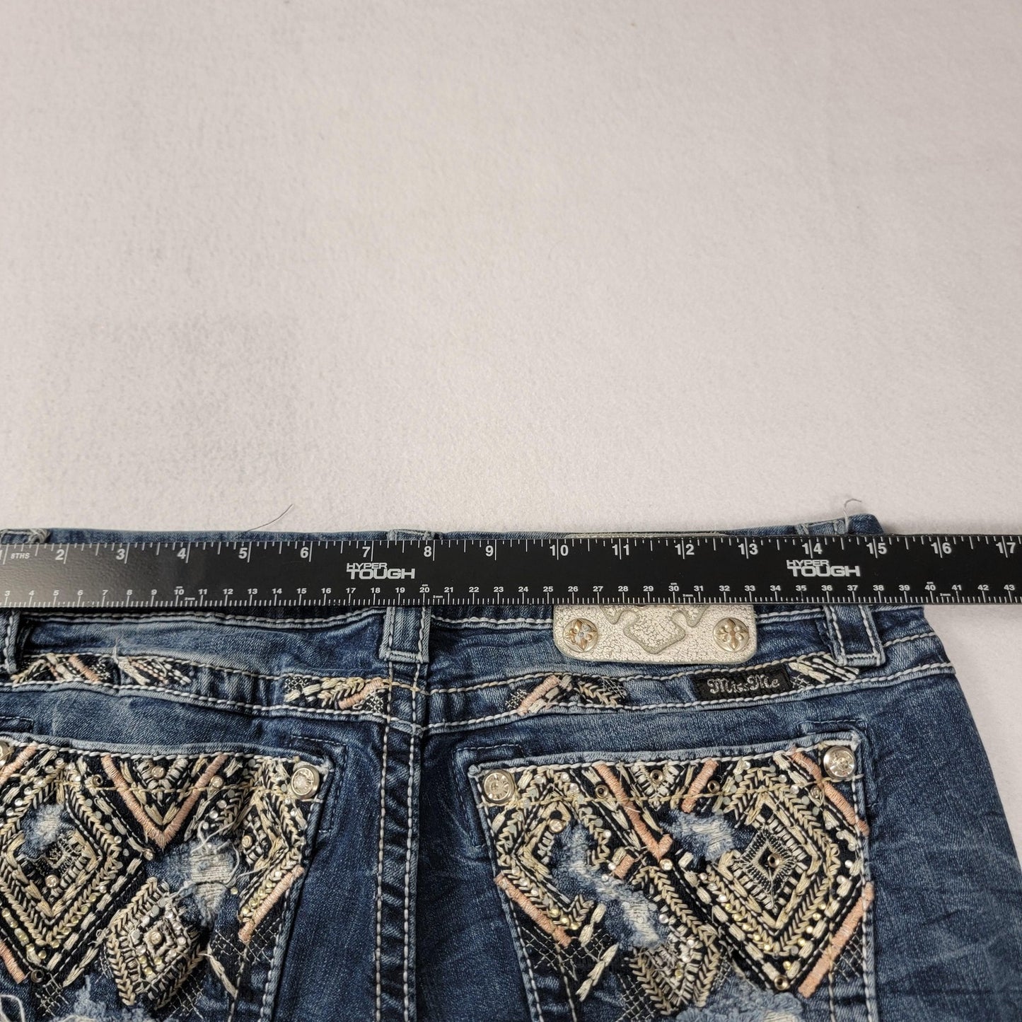 Miss Me Jeans Wmns 30 Blue Mid Rise Easy Crop Distressed Embroidered Pockets 9625